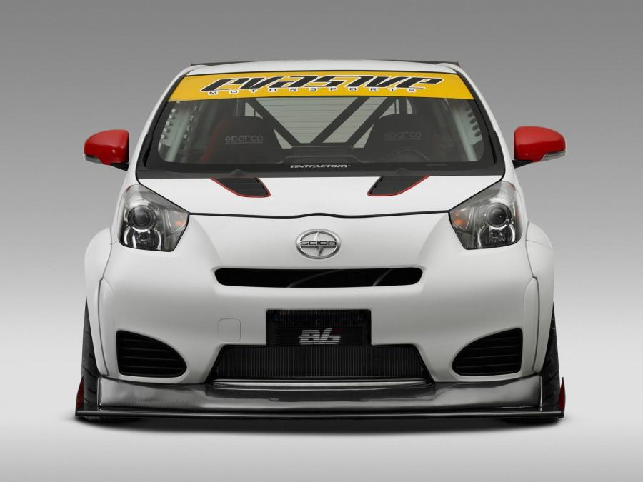  Toyota iQ Evasive 2011 года  (фото 10 из 12)